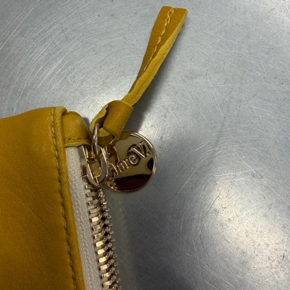 Chic Yellow Déjà Vu Wristlet - Picture 3 of 4